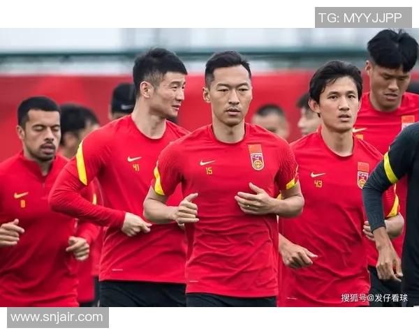 逆风中的足球梦想如何在挑战中绽放光彩与希望